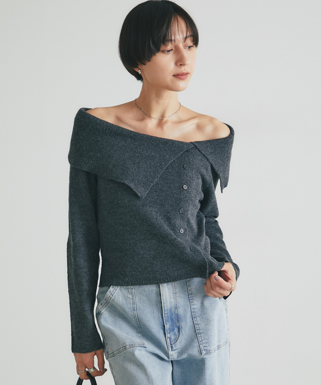 アシメトリーカラーオフショルニット