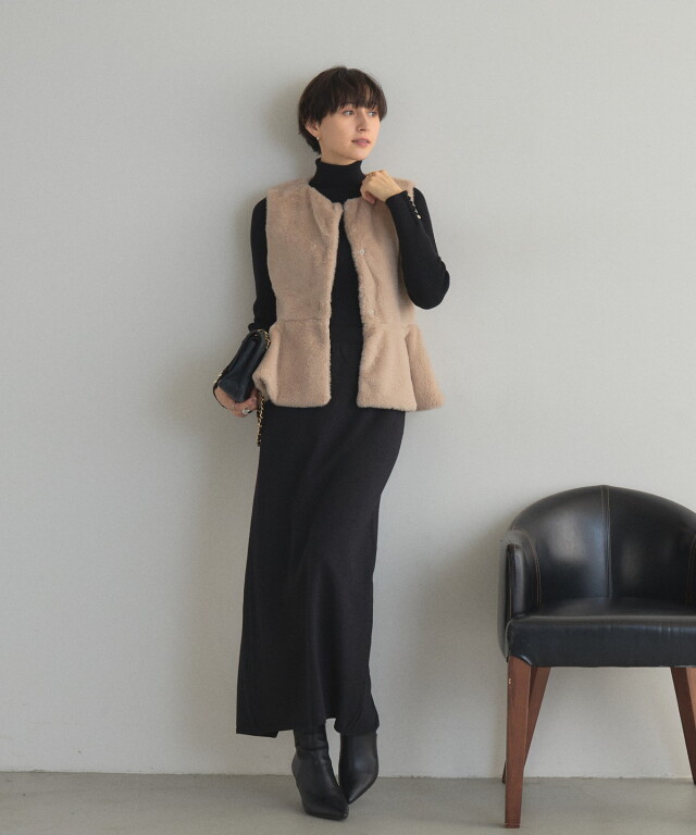 chesty チェスティ　ペプラムベスト　ファー　ツイード　ノーカラー 美品✨Chestyチェスティ ツイードペプラムベスト 0サイズ - メルカリ