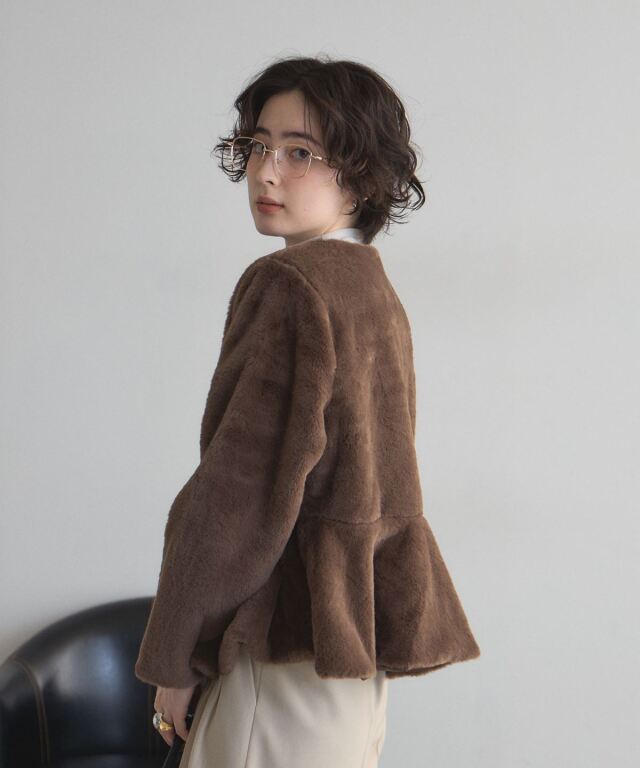 オフィシャルサイト限定】ペプラムファージャケット