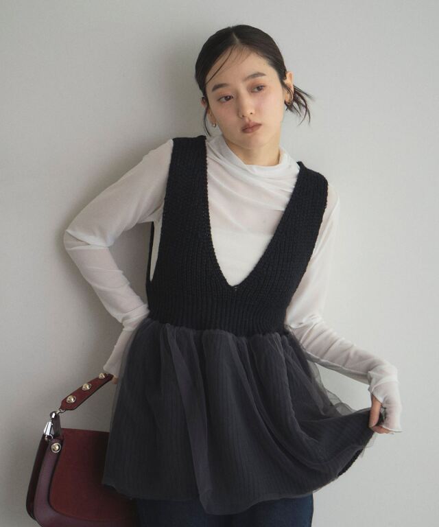 オフィシャルサイト限定】チュールレイヤードペプラムニットベスト