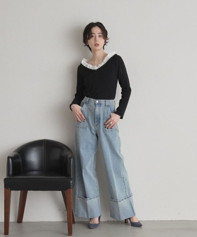 オフィシャルサイト限定】フリル付きオフショルニット