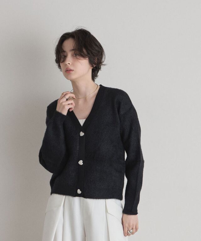 オフィシャルサイト限定】ハートボタンVネックカーディガン