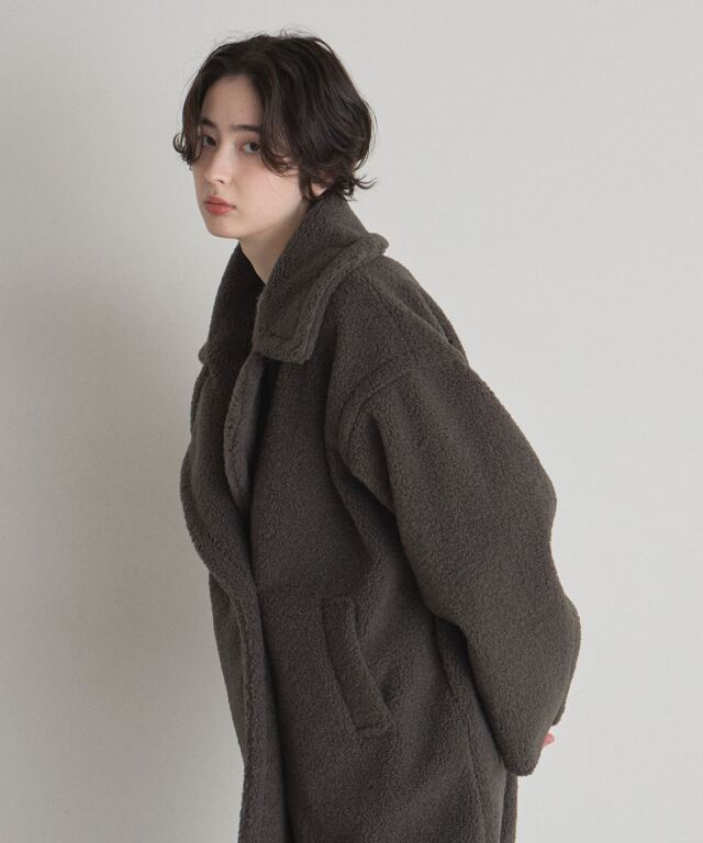 オフィシャルサイト限定】フェイクムートンミドルダブルコート