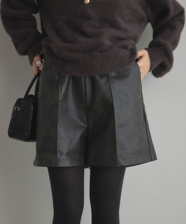 【オフィシャルサイト限定】フェイクレザーリボンショートパンツ
