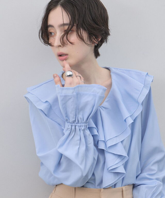オフィシャルサイト限定】ポプリンラッフルカラーブラウス