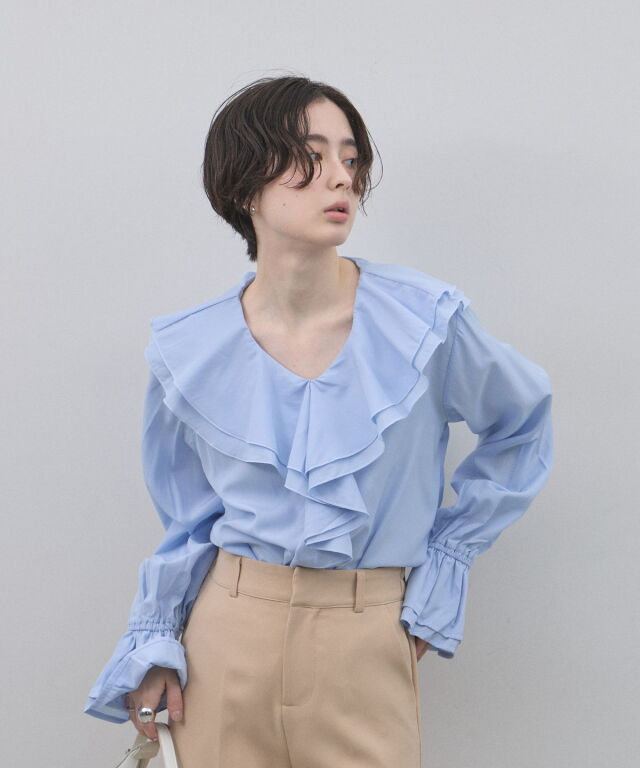 オフィシャルサイト限定】ポプリンラッフルカラーブラウス
