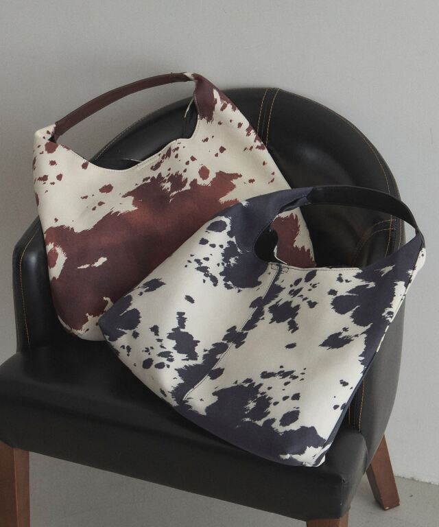 オフィシャルサイト限定】牛柄バッグ