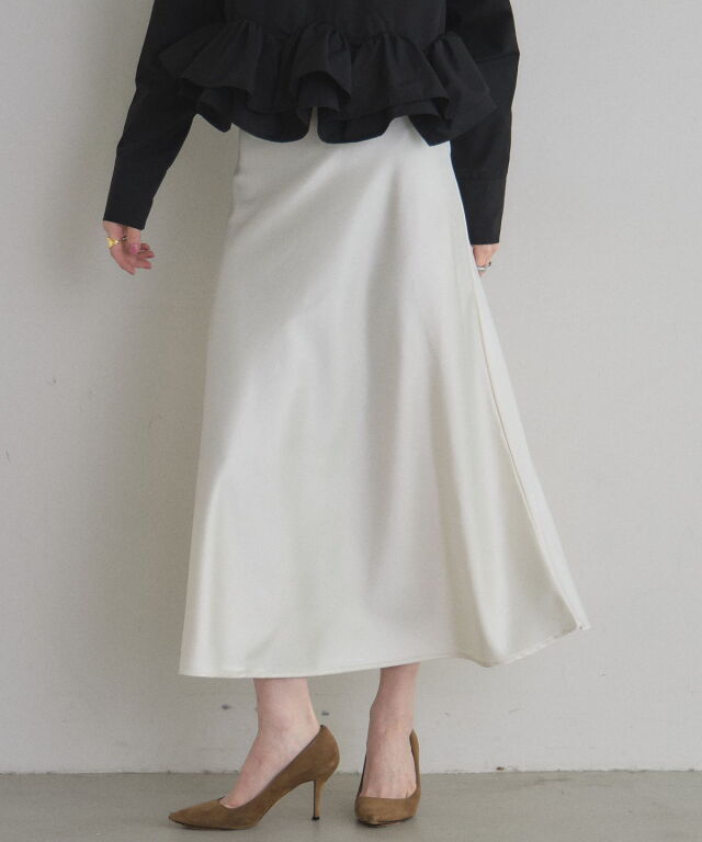 【オフィシャルサイト限定】サテンセミフレアスカート