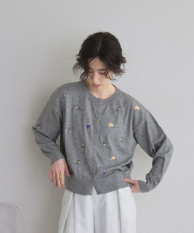 オフィシャルサイト限定】フラワーフルーツ刺繍カーディガン