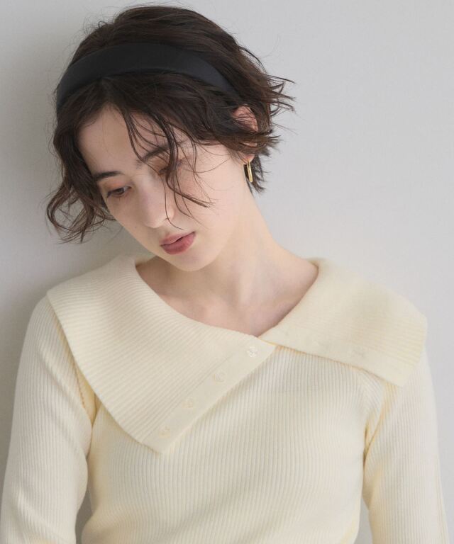 オフィシャルサイト限定】ボタンデザインオフショルニット