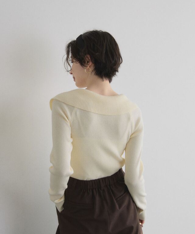 オフィシャルサイト限定】ボタンデザインオフショルニット