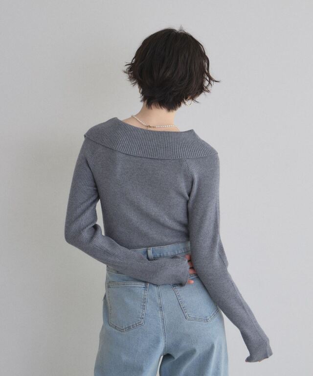 オフィシャルサイト限定】ボタンデザインオフショルニット