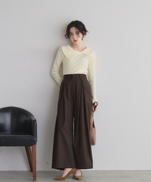 オフィシャルサイト限定】ボタンデザインオフショルニット