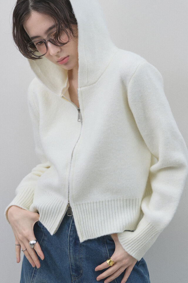 ケーブルニット