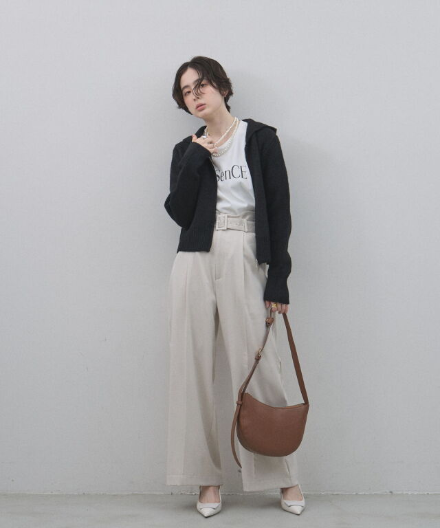 【にじ（プロフ読んでください）様】ちぃましゃ　ニットパーカー　オフホワイト ファーフーディダブルジップショートニットパーカー ／ Fur hooded