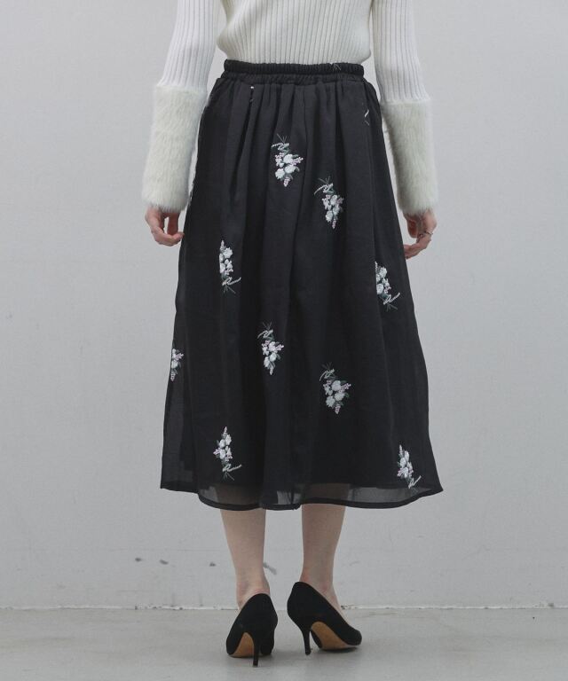 オフィシャルサイト限定】フラワーエンブロイダリーフレアスカート