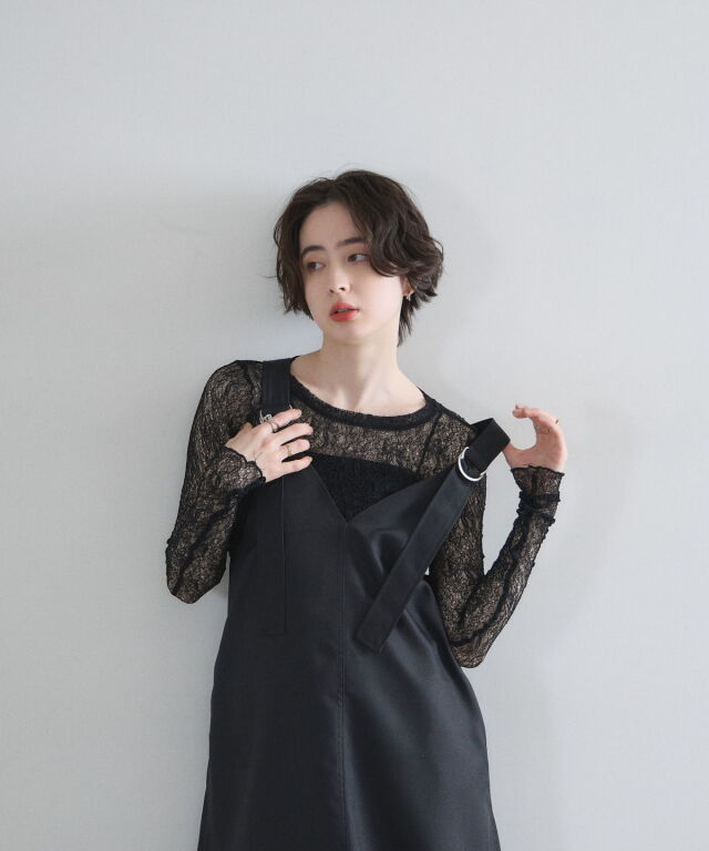 オフィシャルサイト限定】クルーネックストレッチレーストップス