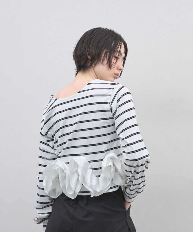 オフィシャルサイト限定】ボーダーサテンフリルトップス