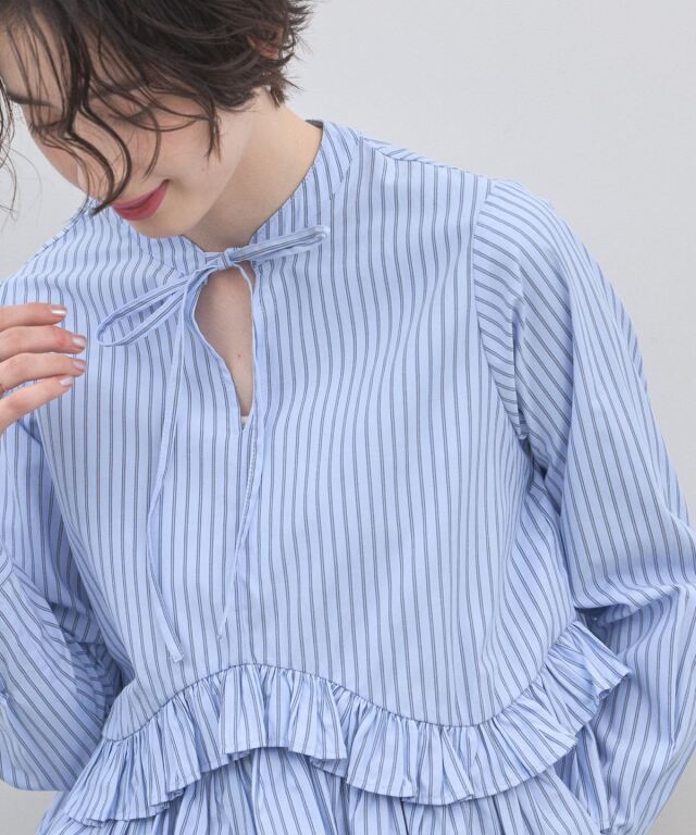 オフィシャルサイト限定】イレヘムフリルストライプブラウス