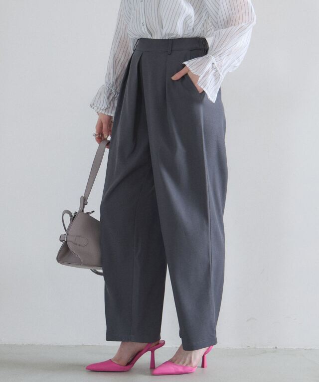 オフィシャルサイト限定】美脚タックパンツ（セットアップ可能）