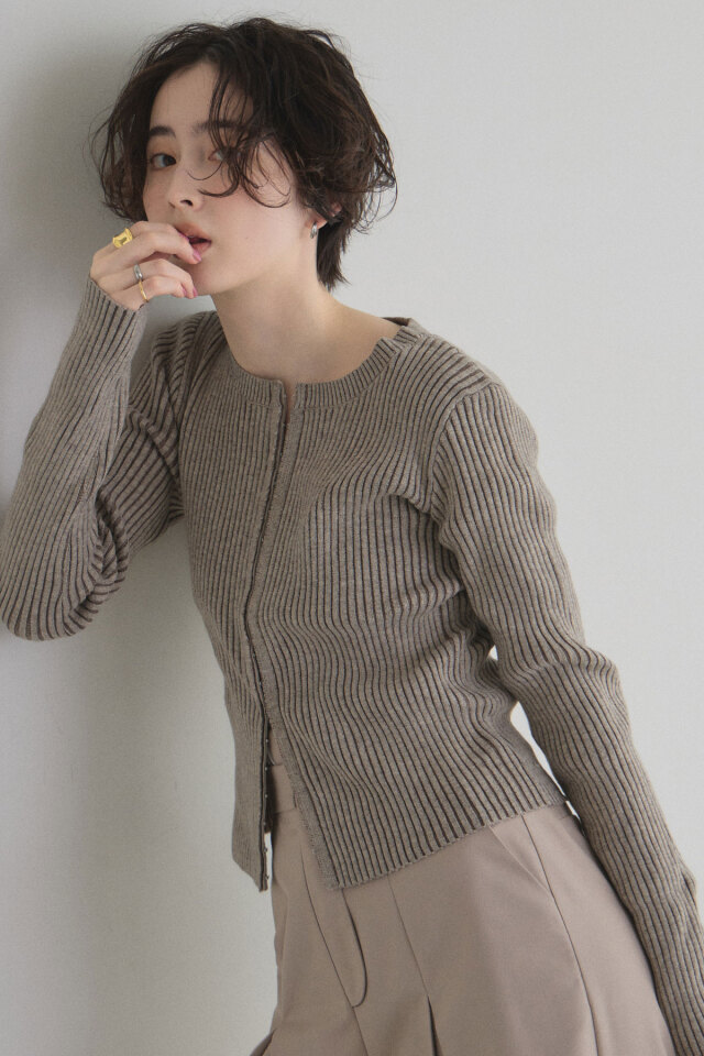 ケーブルニット