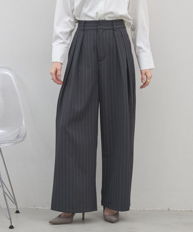 オフィシャルサイト限定】ピンストライプタックワイドパンツ