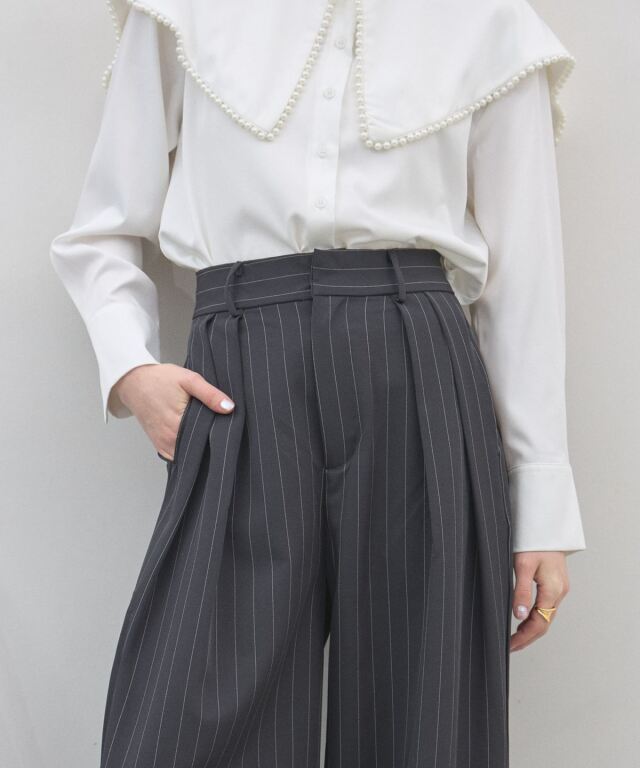 オフィシャルサイト限定】ピンストライプタックワイドパンツ