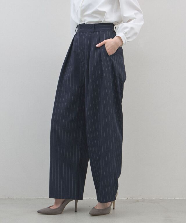 【オフィシャルサイト限定】ピンストライプタックワイドパンツ