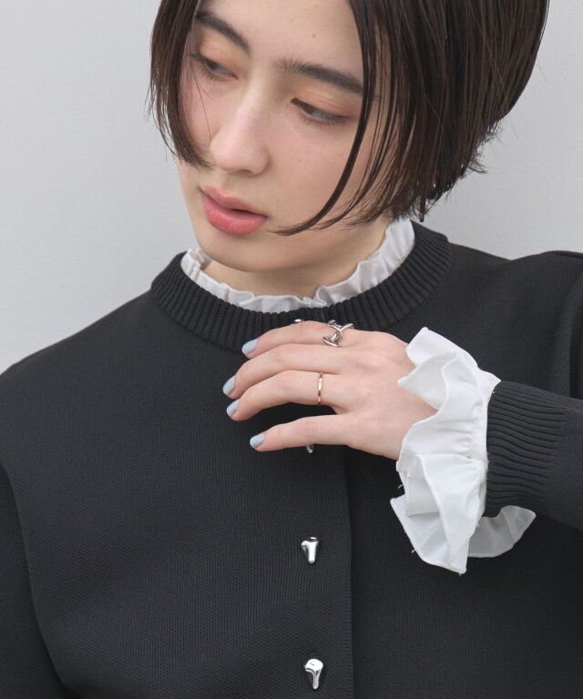 オフィシャルサイト限定】メタルボタンニットカーデ