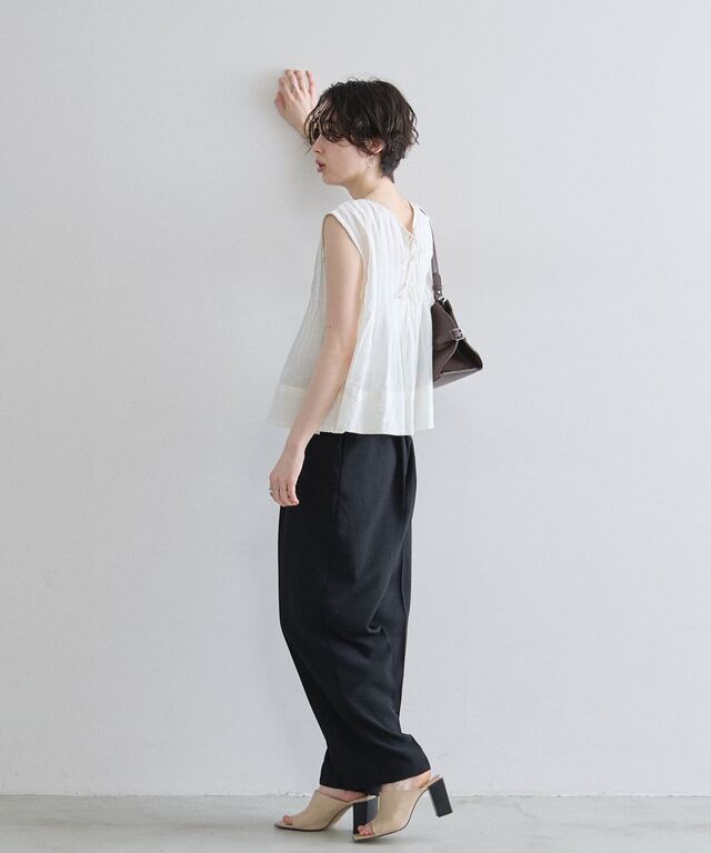 オフィシャルサイト限定】リネンライクタックカーブパンツ