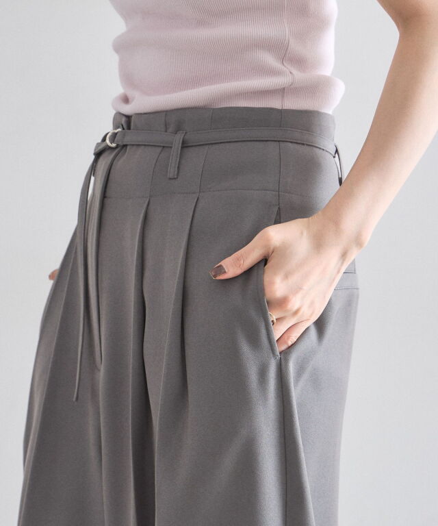 ナローベルトタックワイドパンツ