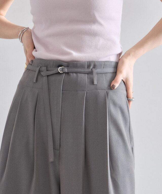 ナローベルトタックワイドパンツ