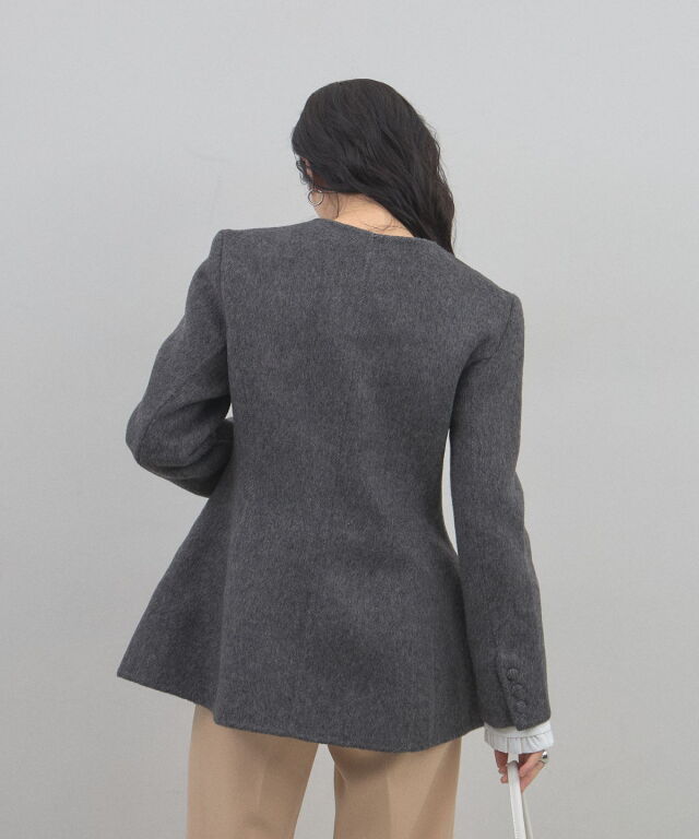 美シルエットペプラムジャケット