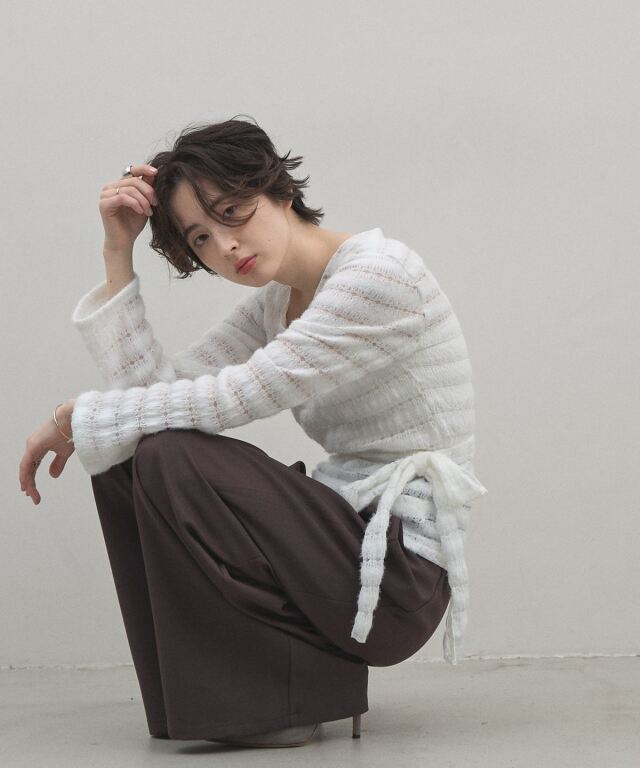 オフィシャルサイト限定】ロングチョーカー付きシアートップス