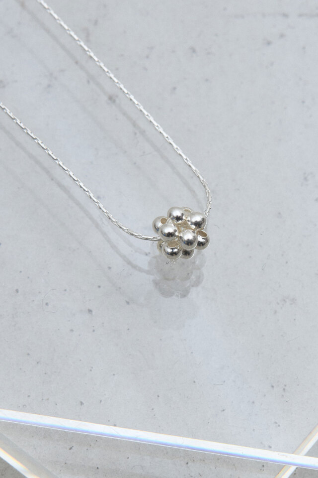 ケーブルニット