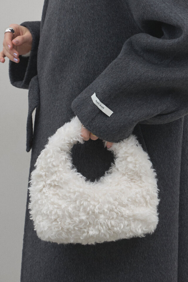 ケーブルニット