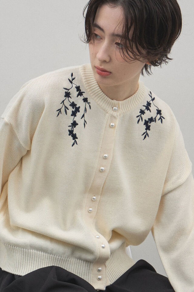 ケーブルニット