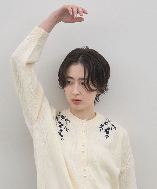 オフィシャルサイト限定】フラワー刺繍カーディガン