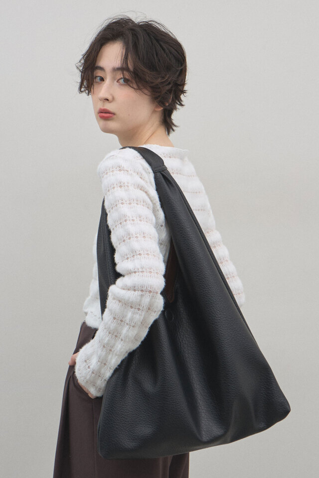 ケーブルニット