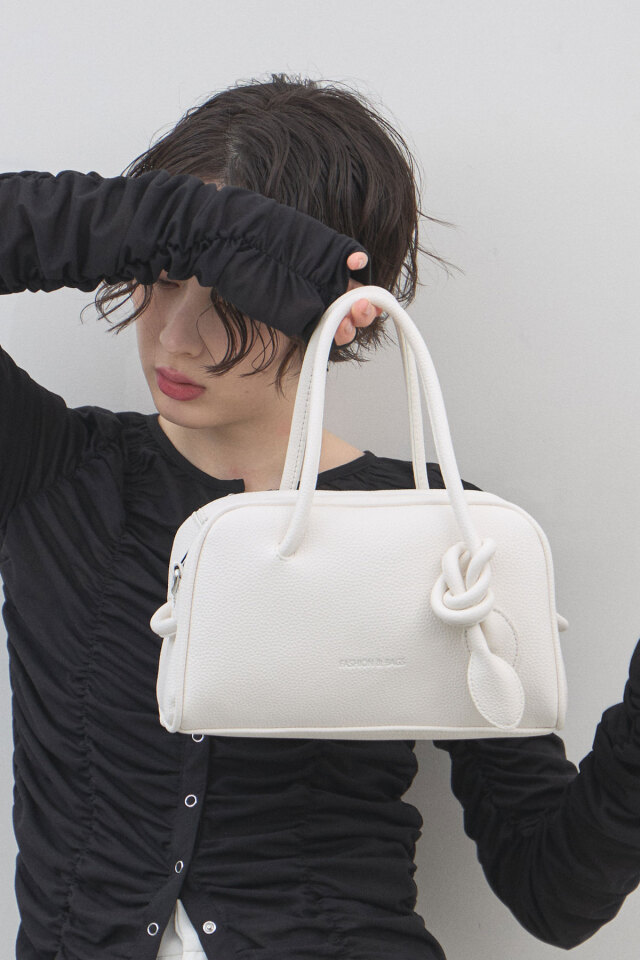 ケーブルニット