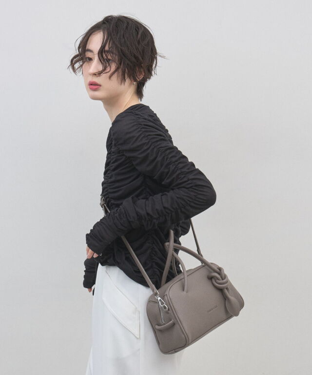 オフィシャルサイト限定】フェイクレザースクエア2WAY使用ショルダー