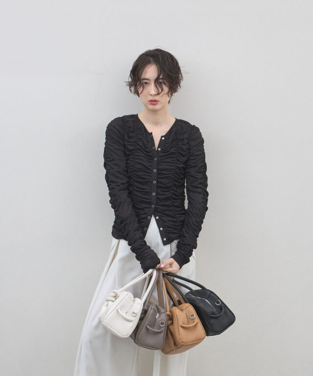 オフィシャルサイト限定】フェイクレザースクエア2WAY使用ショルダー