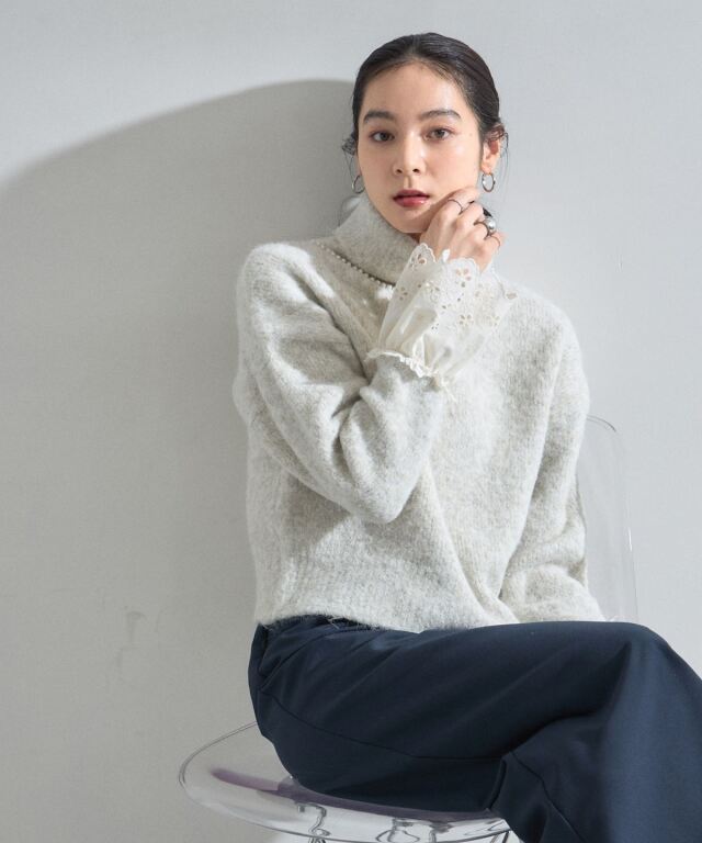 オフィシャルサイト限定】裾レースハイネックニット