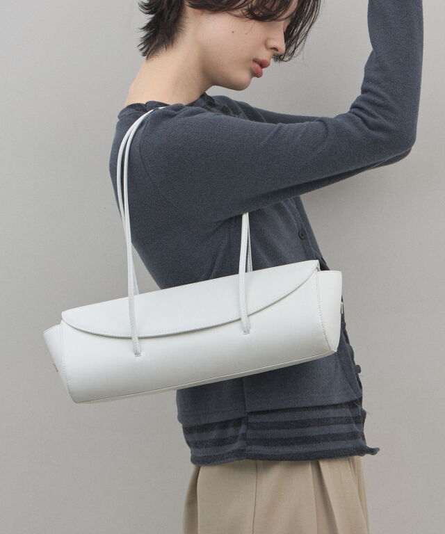 【オフィシャルサイト限定】レザーバゲットショルダーバッグ