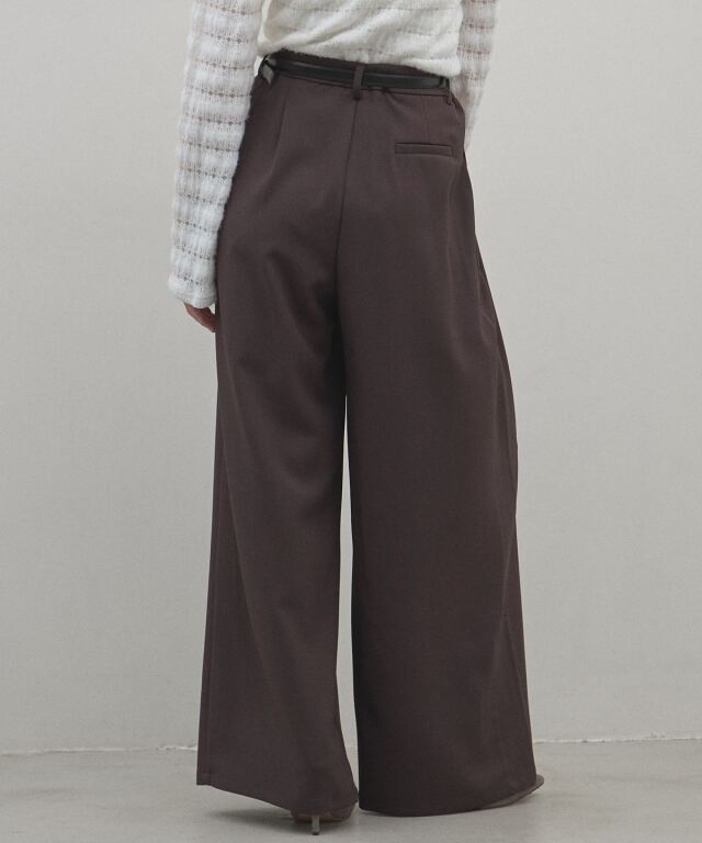 オフィシャルサイト限定】ベルト付きスラッシュタックデザインワイドパンツ