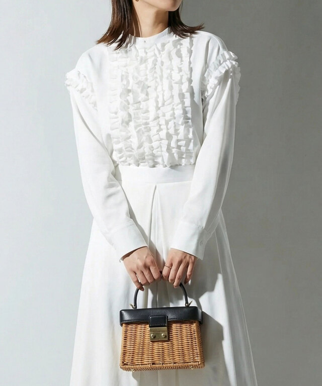 デザインフリルブラウス