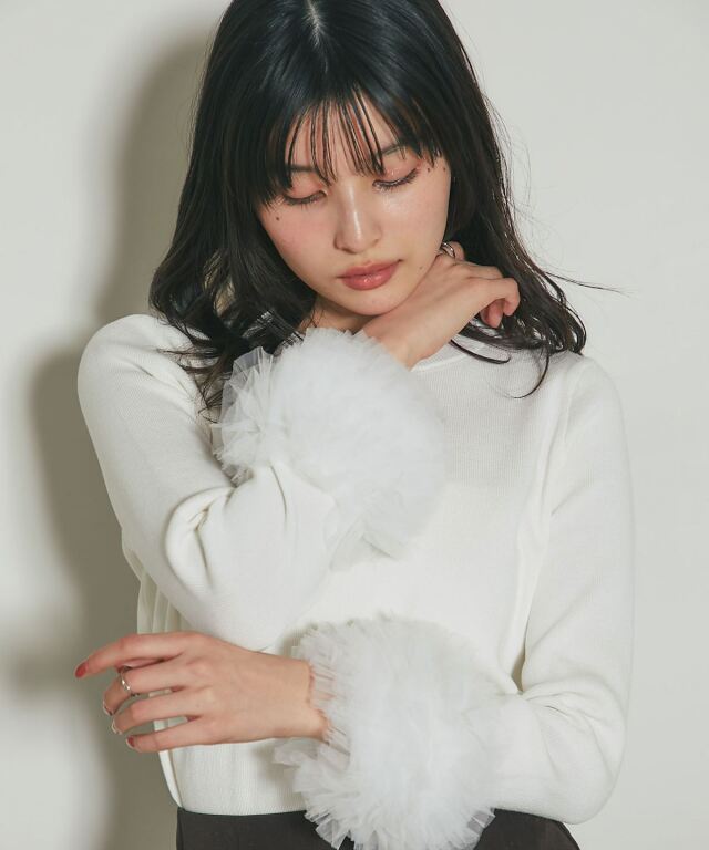 チュール付きトップス
