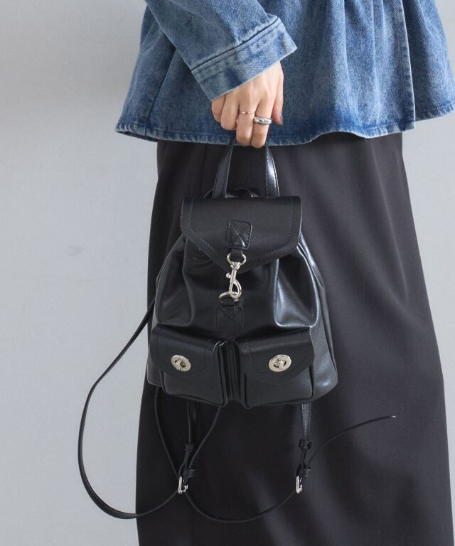 オフィシャルサイト限定】フラップポケットファイクレザーリュック