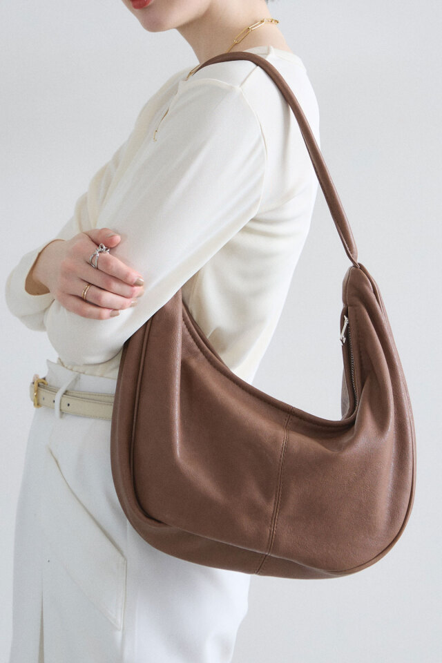 ケーブルニット