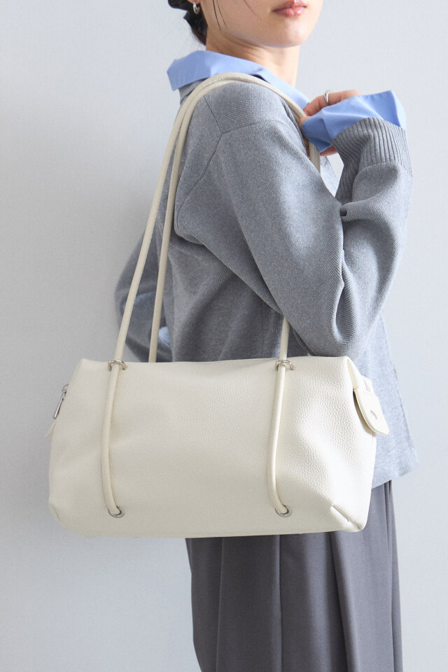 ケーブルニット